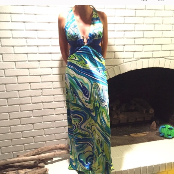 Dresses & Skirts - LONG FUNKY 70s STYLE OPENED BACK DRESS SIZE 1/2